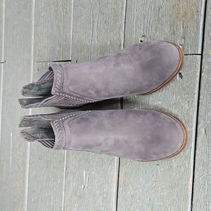 Vince Camuto Booties